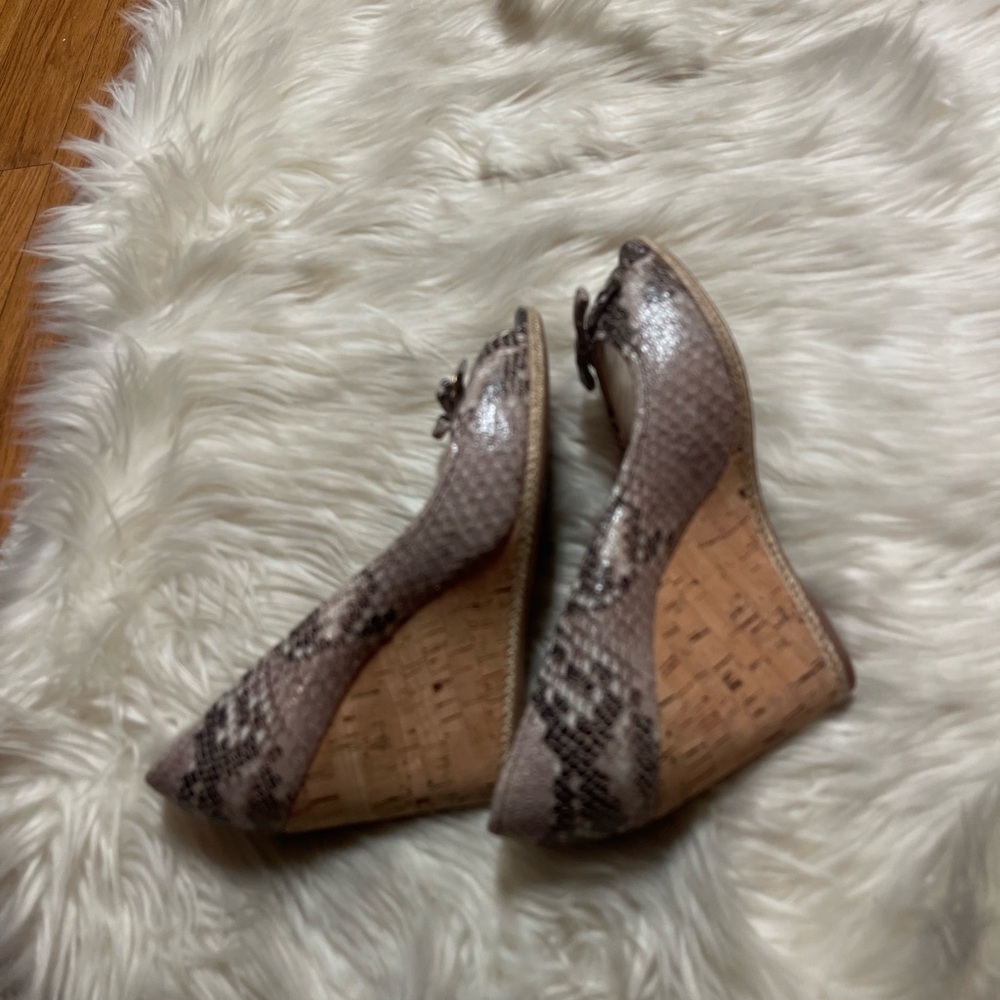 Prada Python pink snake skin Peep- toe wedge - Picture 16 of 16